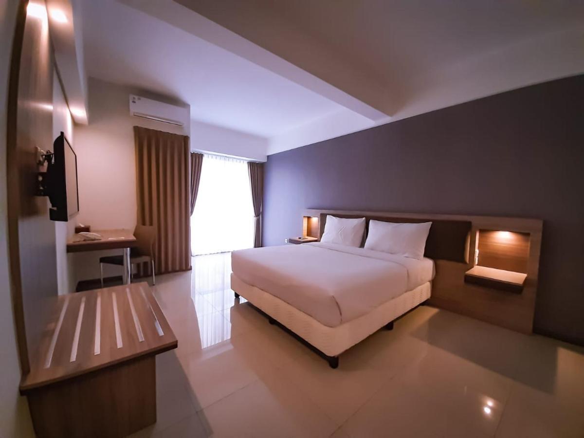 My Tower Hotel Surabaya Exteriör bild