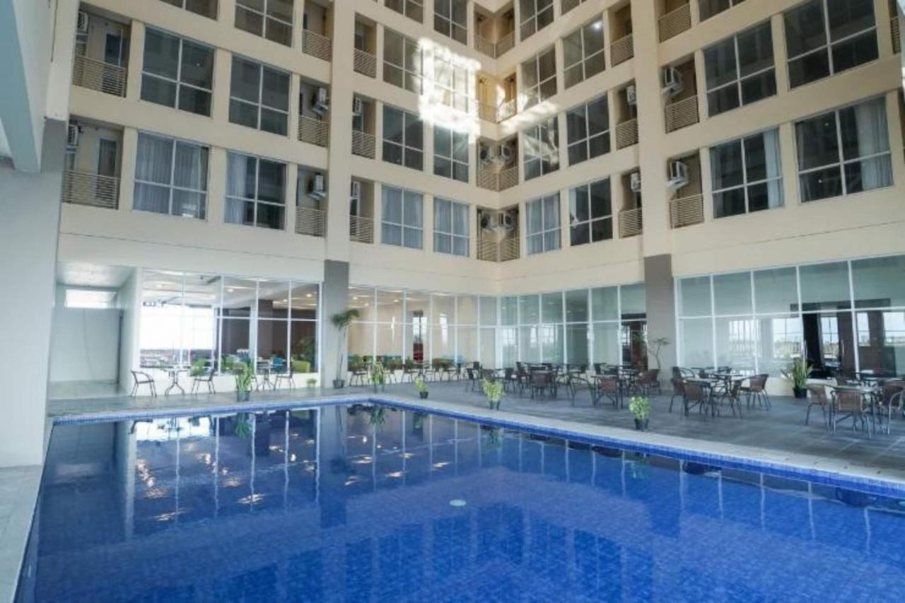 My Tower Hotel Surabaya Exteriör bild