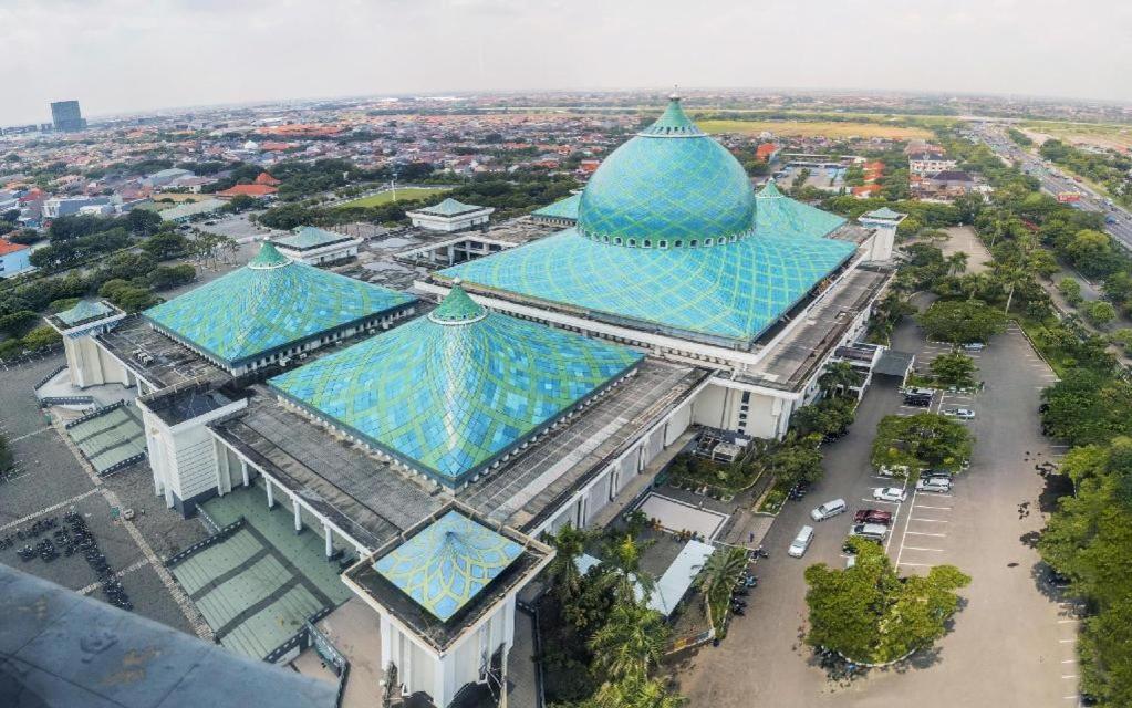 My Tower Hotel Surabaya Exteriör bild