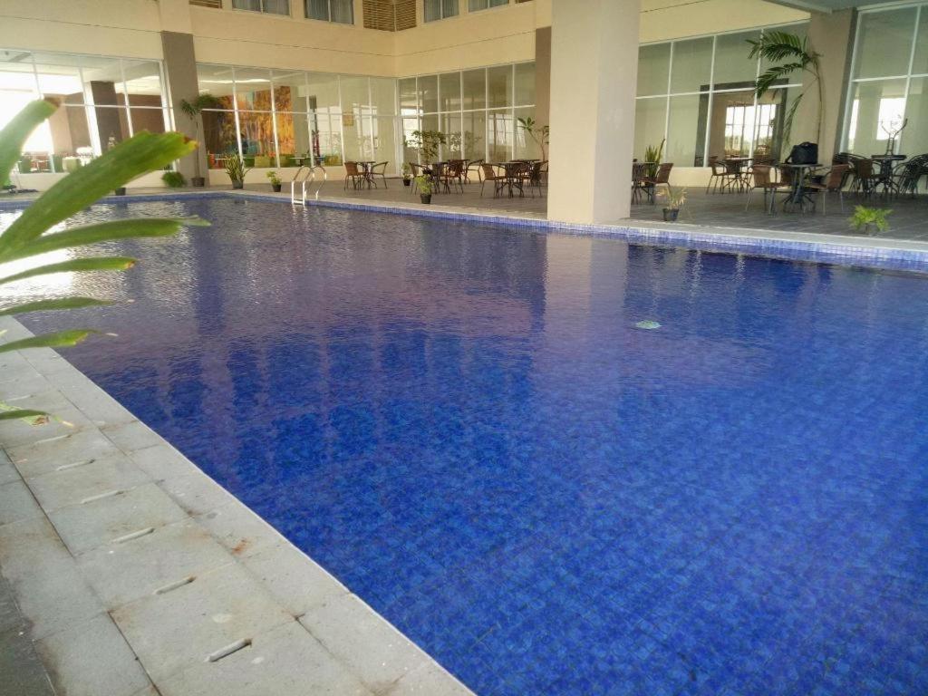 My Tower Hotel Surabaya Exteriör bild