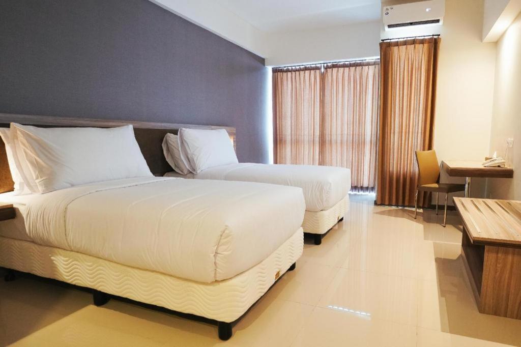 My Tower Hotel Surabaya Exteriör bild