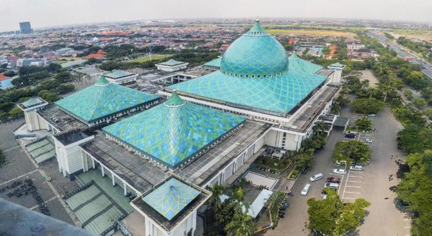 My Tower Hotel Surabaya Exteriör bild