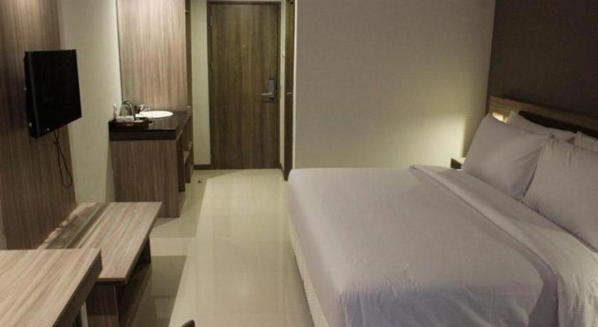 My Tower Hotel Surabaya Exteriör bild