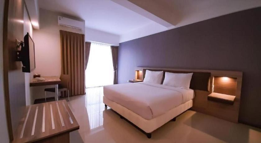 My Tower Hotel Surabaya Exteriör bild
