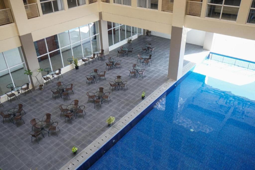 My Tower Hotel Surabaya Exteriör bild